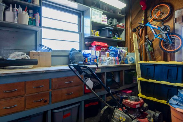 1847 S Collinson Avenue, Springfield, MO 65804