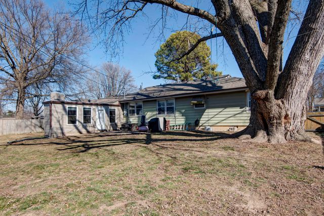 1847 S Collinson Avenue, Springfield, MO 65804