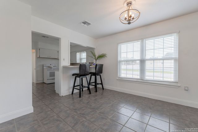 15142 Mesquite St, Lytle, TX 78052