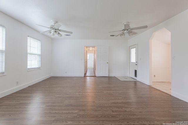 15142 Mesquite St, Lytle, TX 78052