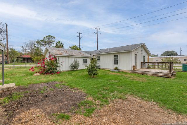 15142 Mesquite St, Lytle, TX 78052