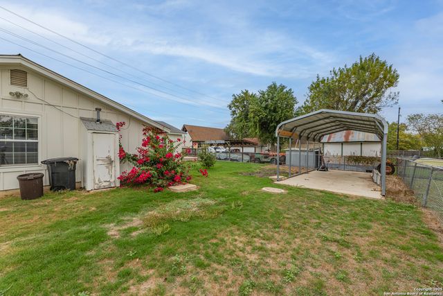 15142 Mesquite St, Lytle, TX 78052