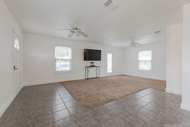 15142 Mesquite St, Lytle, TX 78052