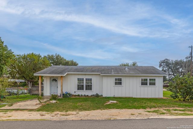 15142 Mesquite St, Lytle, TX 78052