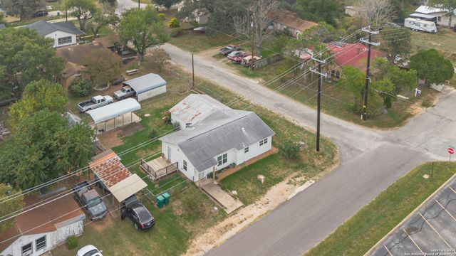 15142 Mesquite St, Lytle, TX 78052