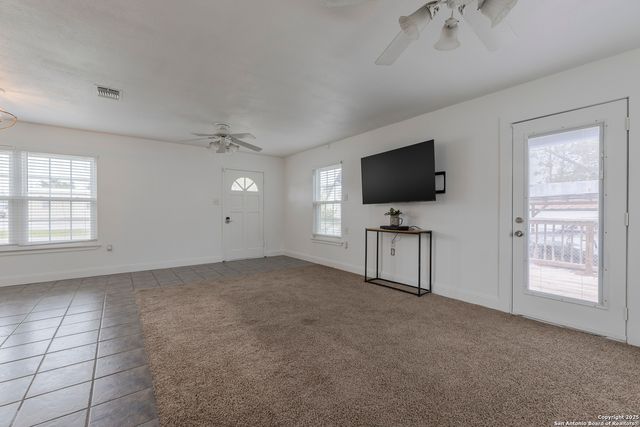 15142 Mesquite St, Lytle, TX 78052