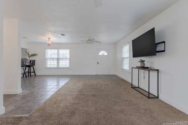 15142 Mesquite St, Lytle, TX 78052