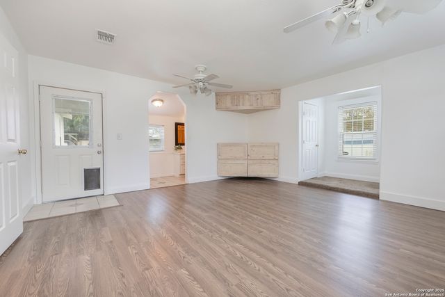 15142 Mesquite St, Lytle, TX 78052