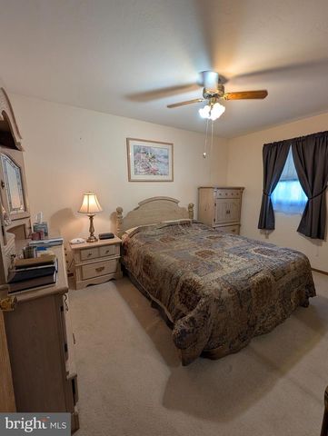 389 OAKWOOD DR, Seven Valleys, PA 17360