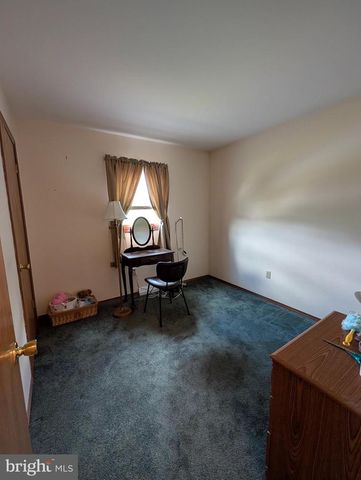 389 OAKWOOD DR, Seven Valleys, PA 17360