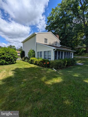 389 OAKWOOD DR, Seven Valleys, PA 17360