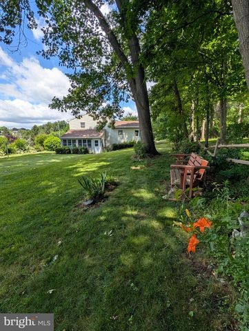 389 OAKWOOD DR, Seven Valleys, PA 17360