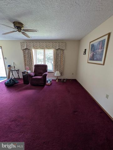 389 OAKWOOD DR, Seven Valleys, PA 17360