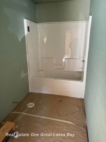 7585 S Steel Road, St Charles, MI 48655