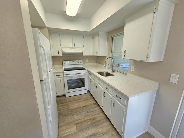 2110 NE 41st Street D, Lighthouse Point, FL 33064