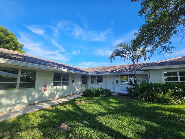 2110 NE 41st Street D, Lighthouse Point, FL 33064
