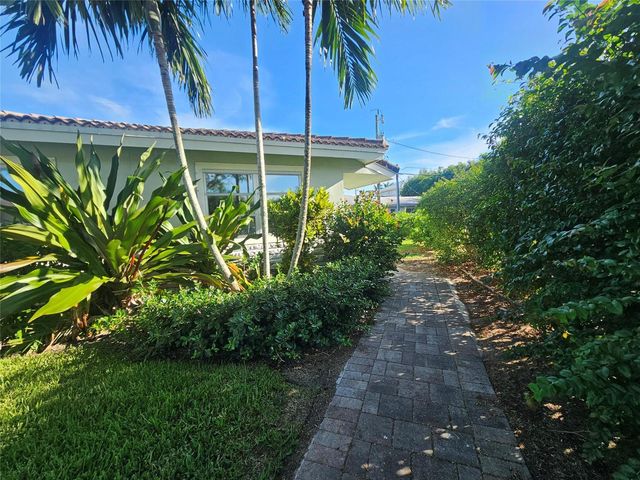 2110 NE 41st Street D, Lighthouse Point, FL 33064