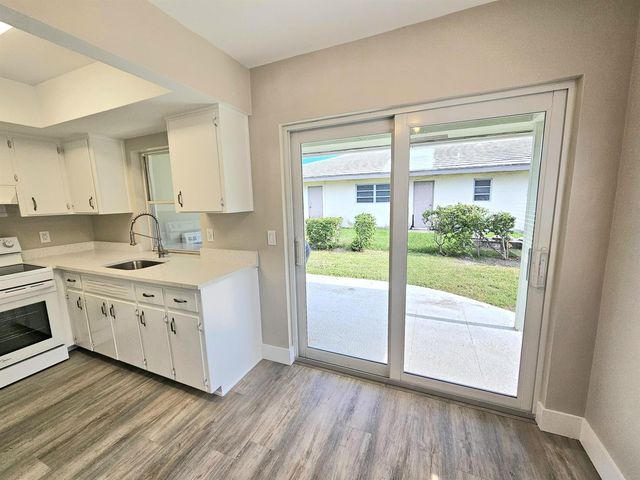 2110 NE 41st Street D, Lighthouse Point, FL 33064