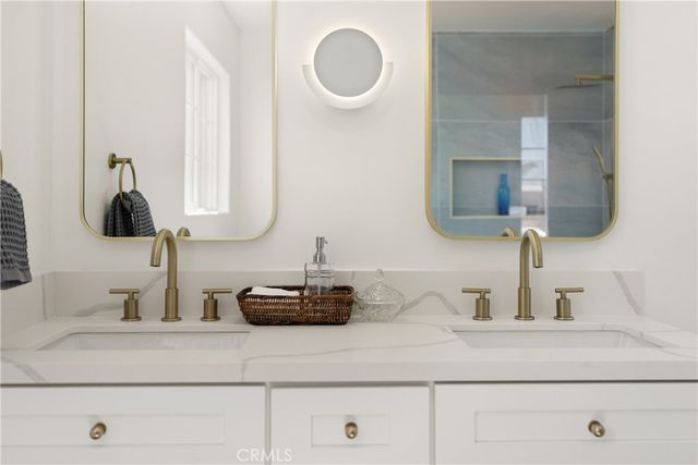 5732 Hillcrest Drive, Los Angeles, CA 90043