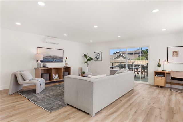 5732 Hillcrest Drive, Los Angeles, CA 90043