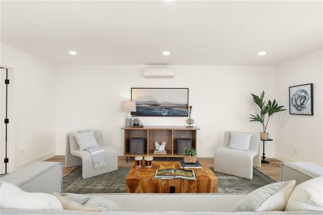 5732 Hillcrest Drive, Los Angeles, CA 90043