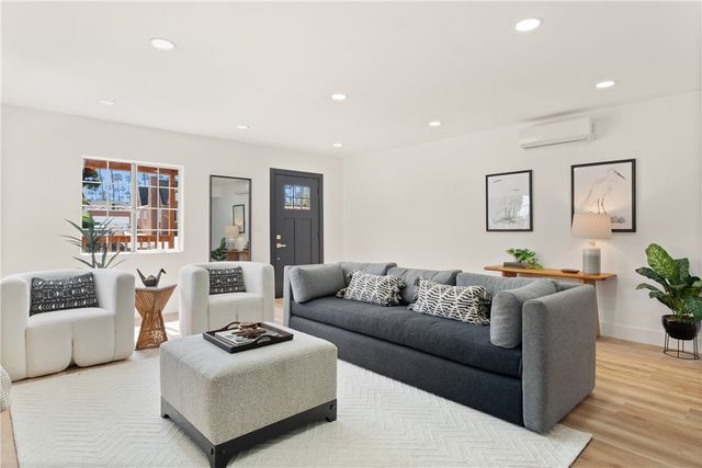 5732 Hillcrest Drive, Los Angeles, CA 90043