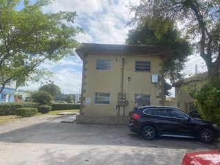 1004 NW 2nd Street 2, Fort Lauderdale, FL 33311
