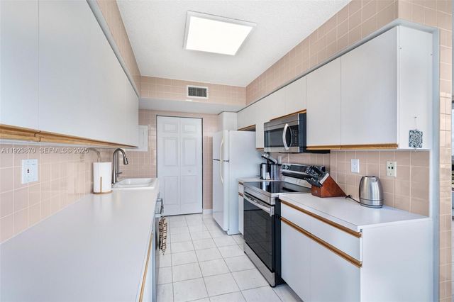 3400 NE 192nd St 1808, Aventura, FL 33180