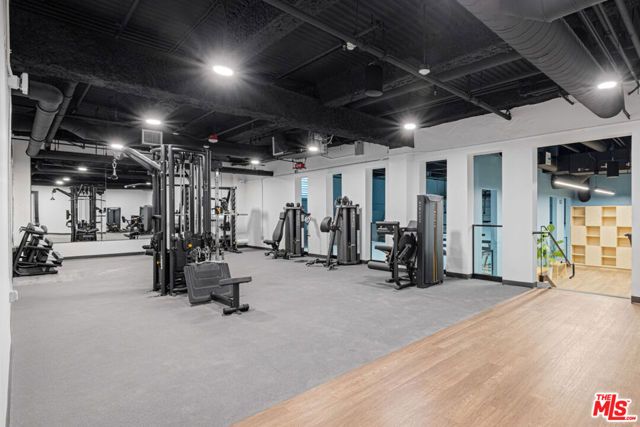 3325 S Wilshire blvd 402, Los Angeles, CA 90010