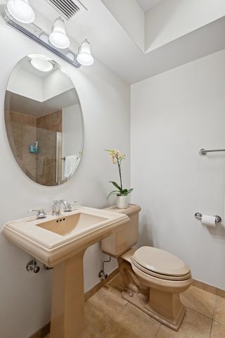 25 E Superior Street 3903, Chicago, IL 60611