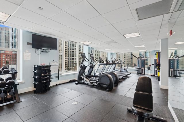 25 E Superior Street 3903, Chicago, IL 60611