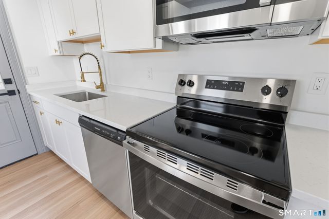 25 Flint Court, Groton, CT 06340