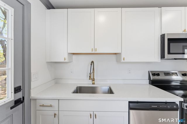 25 Flint Court, Groton, CT 06340