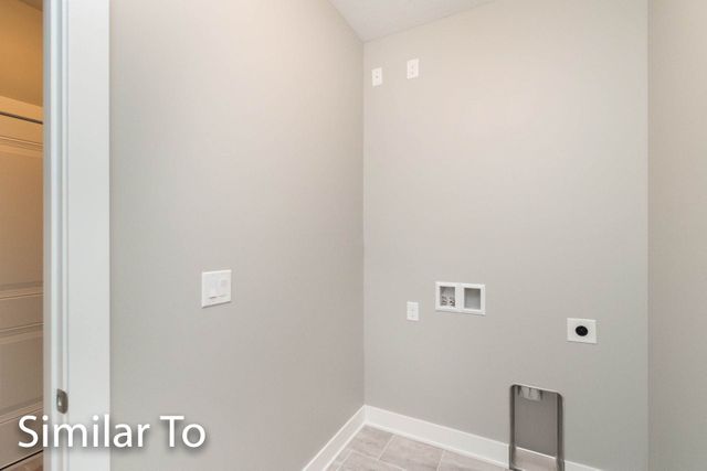 9512 NW 82nd Avenue, Johnston, IA 50131
