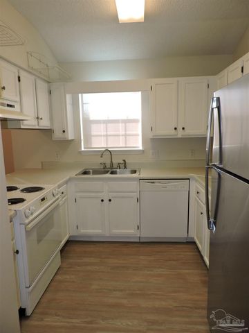 1160 Sweetbriar St, Cantonment, FL 32533