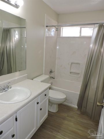 1160 Sweetbriar St, Cantonment, FL 32533