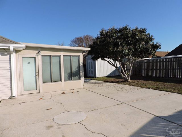 1160 Sweetbriar St, Cantonment, FL 32533