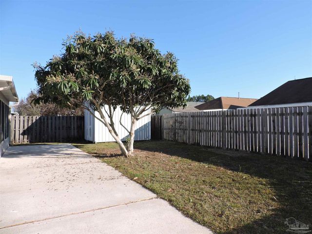 1160 Sweetbriar St, Cantonment, FL 32533