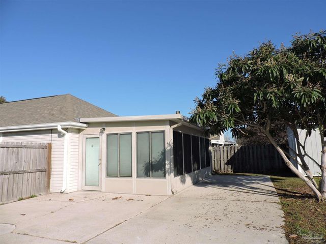 1160 Sweetbriar St, Cantonment, FL 32533