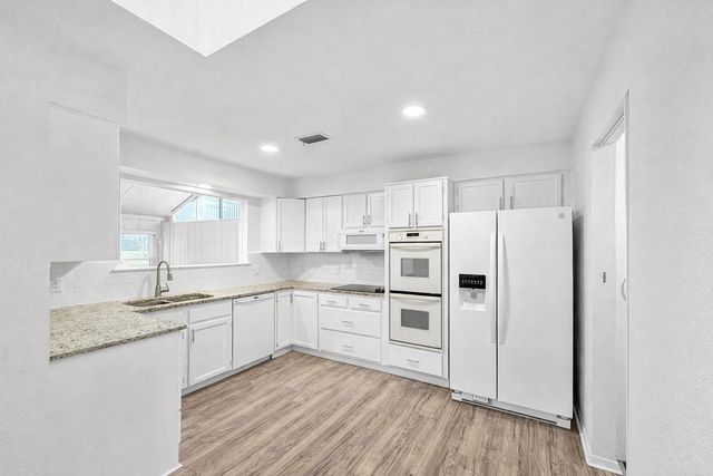 5522 Willow Circle, Fort Worth, TX 76112