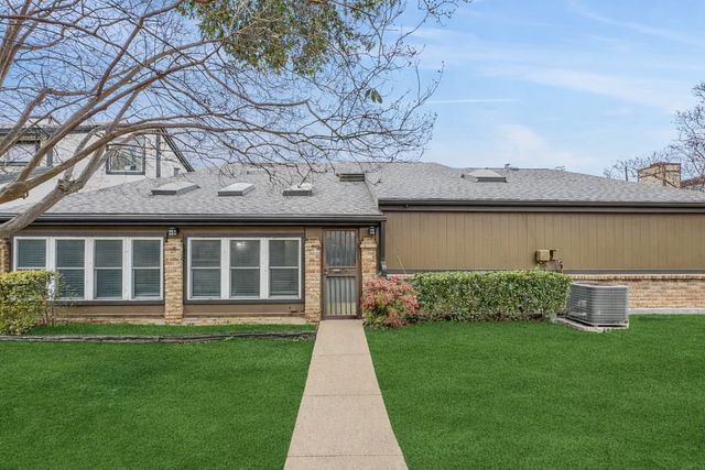 5522 Willow Circle, Fort Worth, TX 76112