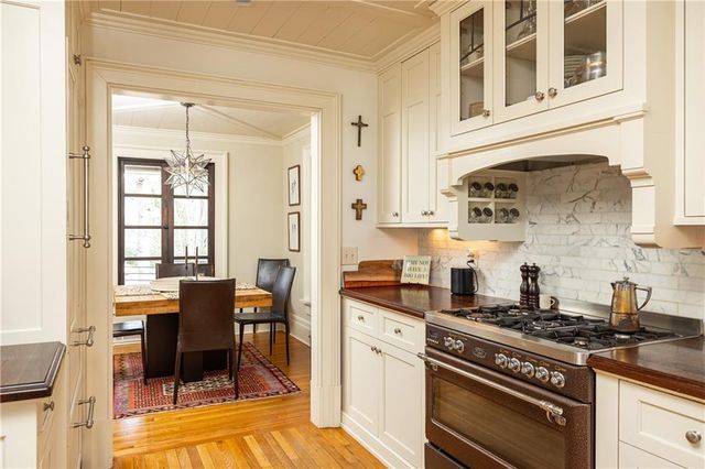 870 Wellesley NW Drive, Atlanta, GA 30305