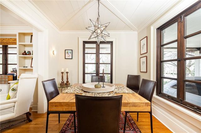 870 Wellesley NW Drive, Atlanta, GA 30305