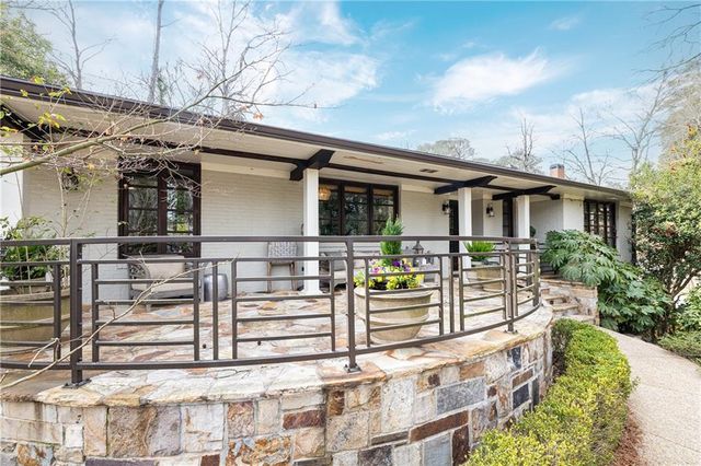 870 Wellesley NW Drive, Atlanta, GA 30305