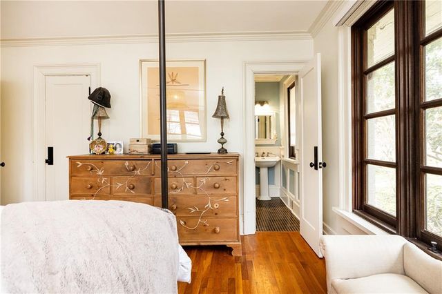 870 Wellesley NW Drive, Atlanta, GA 30305