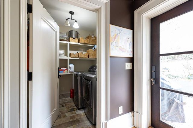 870 Wellesley NW Drive, Atlanta, GA 30305