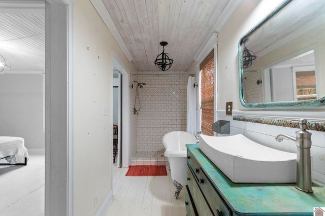 8475 Old Mayfield Rd, Boaz, Mccracken, KY 42027