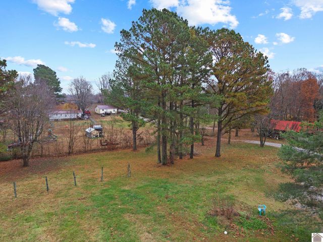 8475 Old Mayfield Rd, Boaz, Mccracken, KY 42027