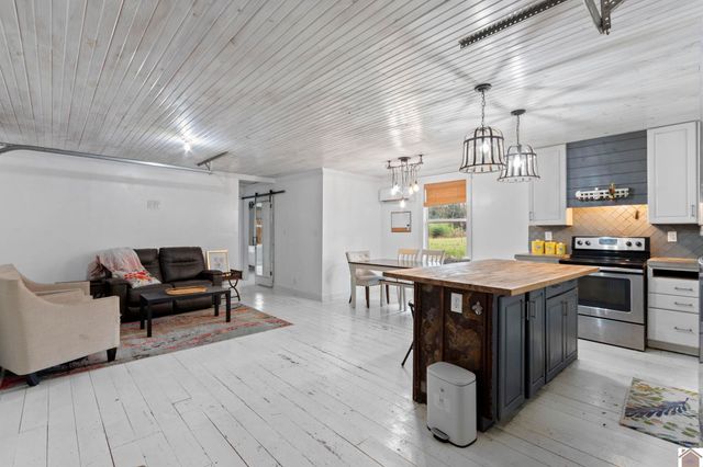 8475 Old Mayfield Rd, Boaz, Mccracken, KY 42027