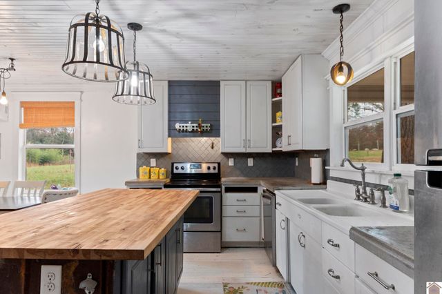 8475 Old Mayfield Rd, Boaz, Mccracken, KY 42027